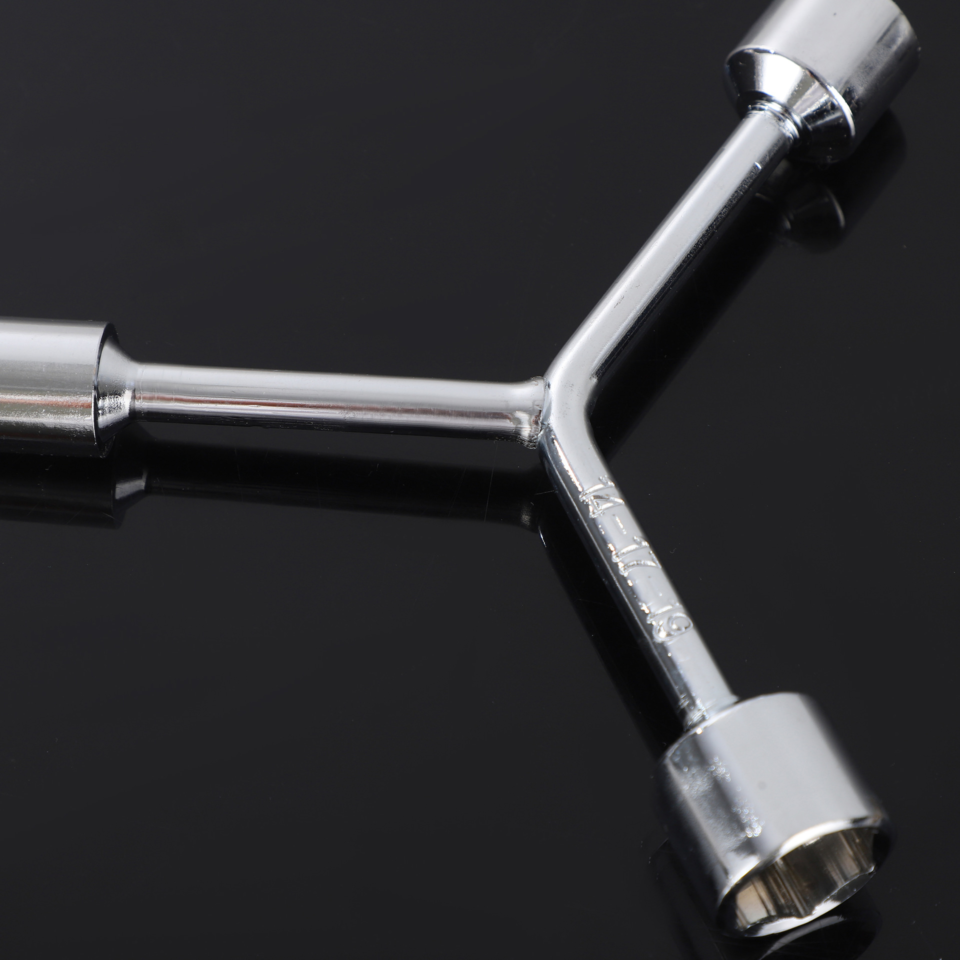 Three-fork socket wrench universal extended Y-type multi-functional motorcycle triangular manual tool set direct supply from the manufacturer Application Scenario