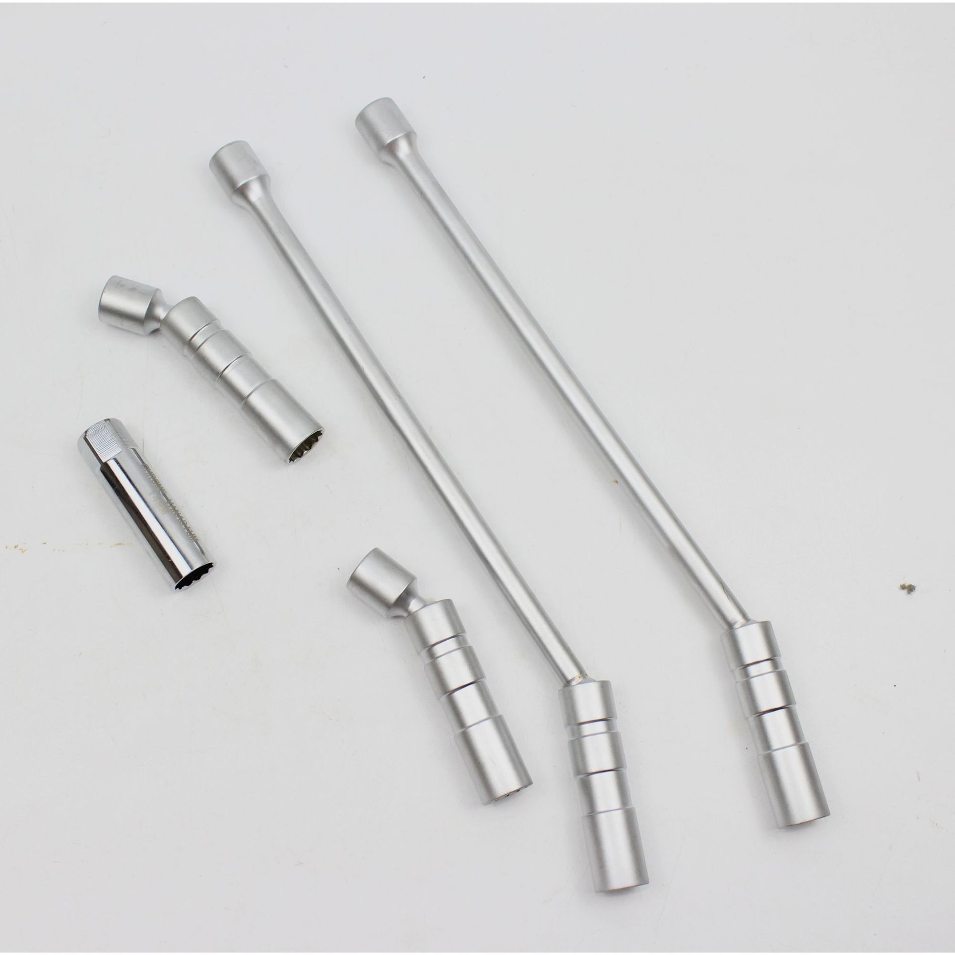 Magnetic thin spark plug socket 14mm / 16mm spark plug socket oscillating extended spark plug socket tool Item Picture