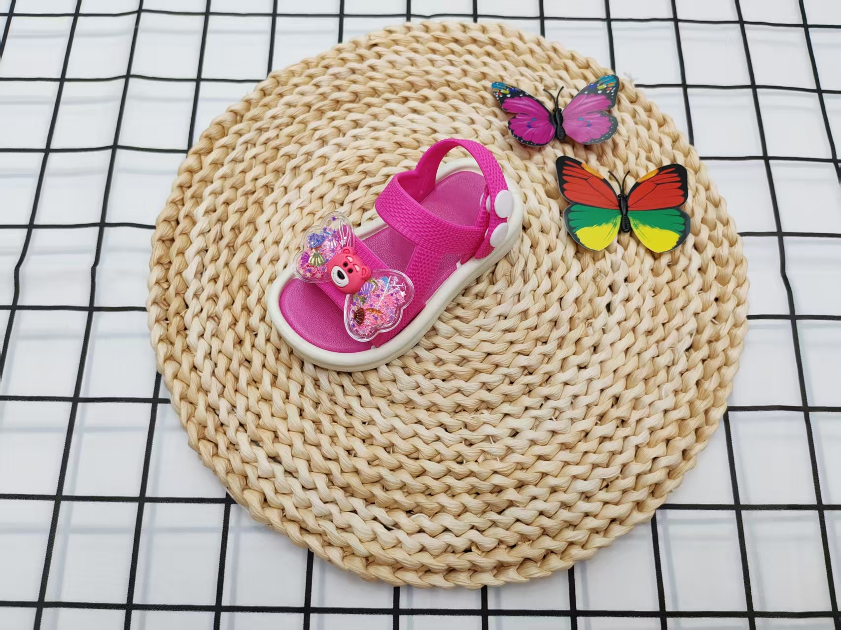 2025 New style girls' sandals with bow and cute bear soft soles details Picture