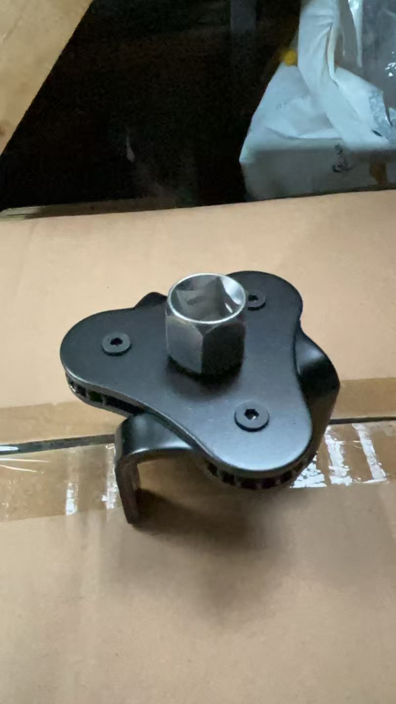 Z-flat three-prong oil filter wrench, oil strainer, oil filter element disassembly and assembly tool, auto maintenance tool undefined