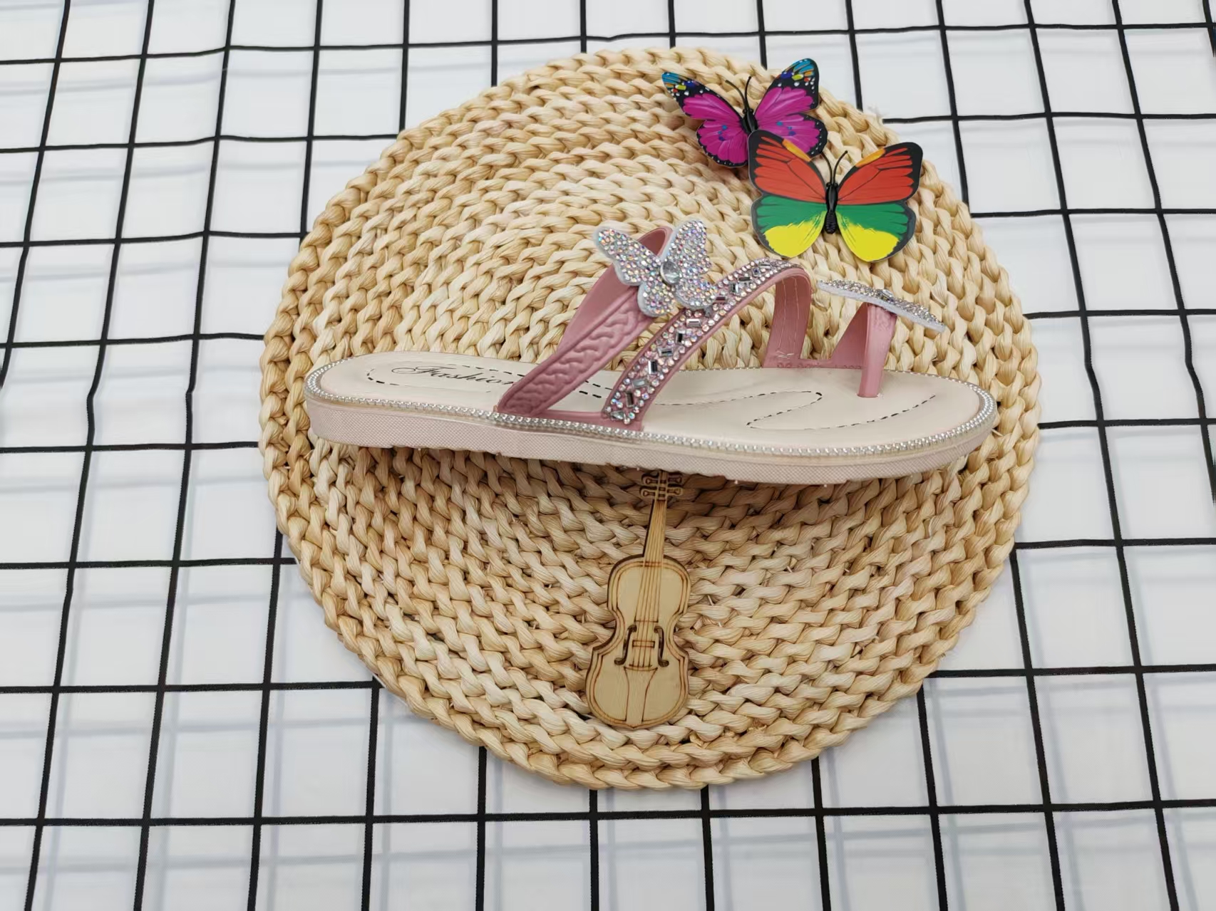 Super popular women's summer 2025 new fairy style high-end fashion flat slippers Specification drawing