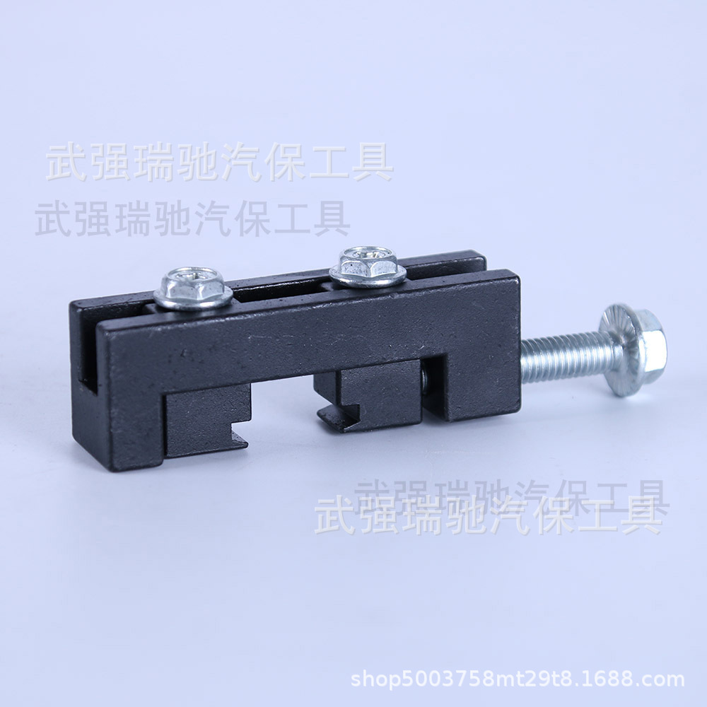 New type of ball cage clamp locking tool, dust cover, steering machine ball cage throat clamp tensioner, non-disassembly locking throat fixture Application Scenario