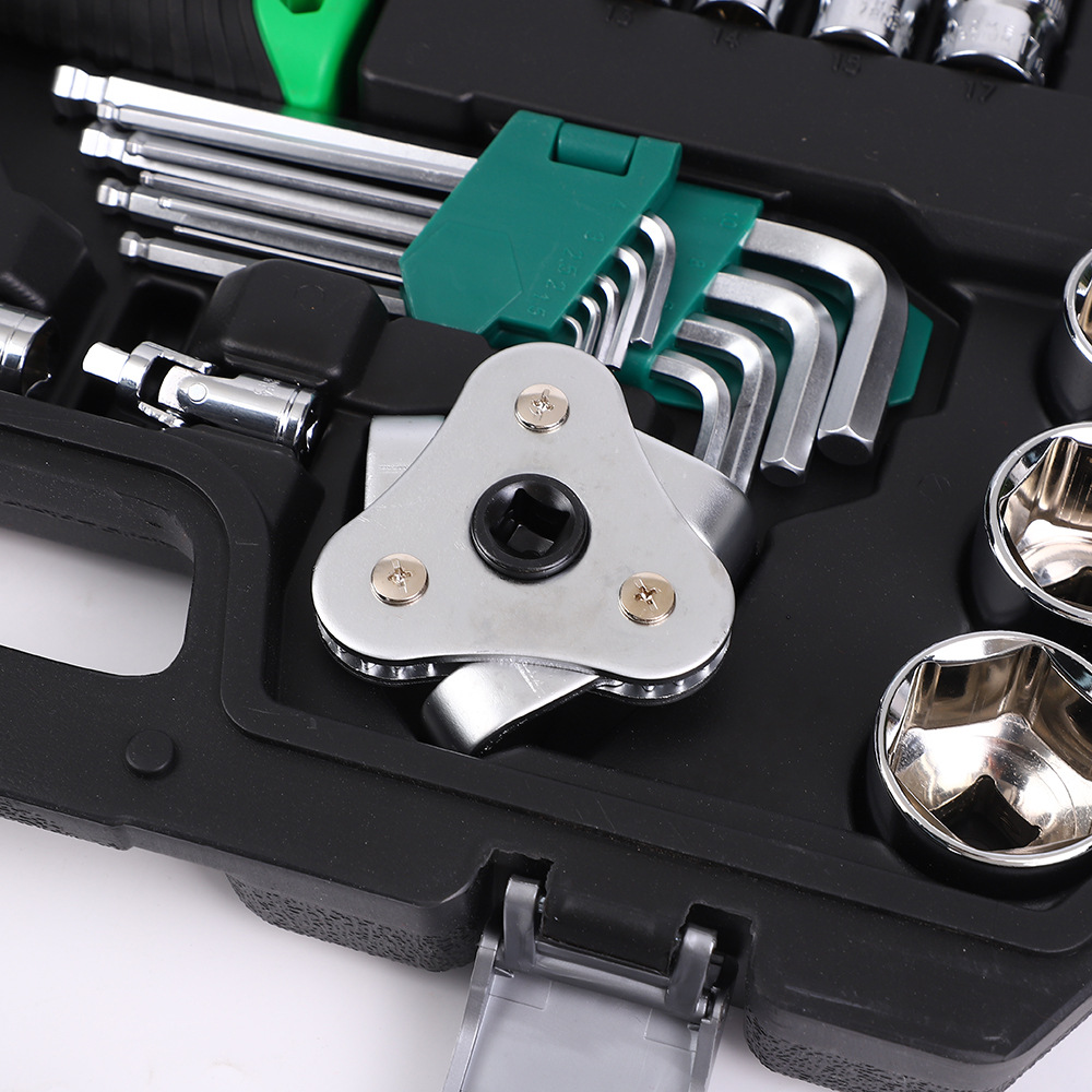 121PCS set of home repair toolboxes, car maintenance ratchet wrench socket combination hardware tool sets Specification drawing