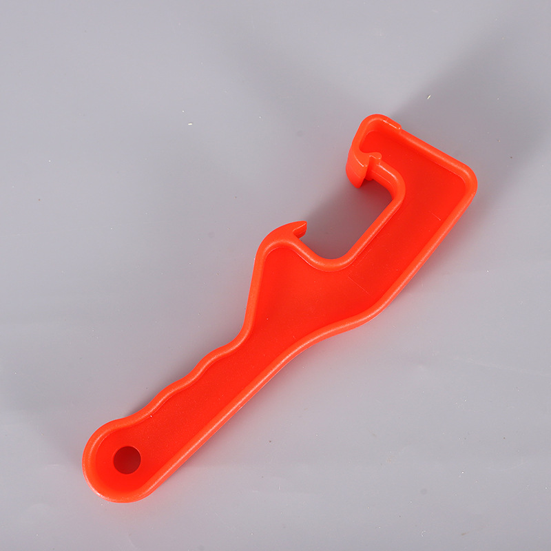 Factory direct supply of plastic bucket openers, bucket opening wrenches, paint and coating bucket lid-opening tools, lid-lifting devices, American and Cantonese buckets Application Scenario