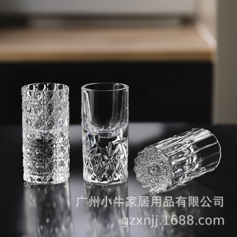 Japanese-style cut and engraved bullet cup, thick-bottomed light luxury starlight spirits cup, foreign wine carved glass, household white spirit cup Application Scenario