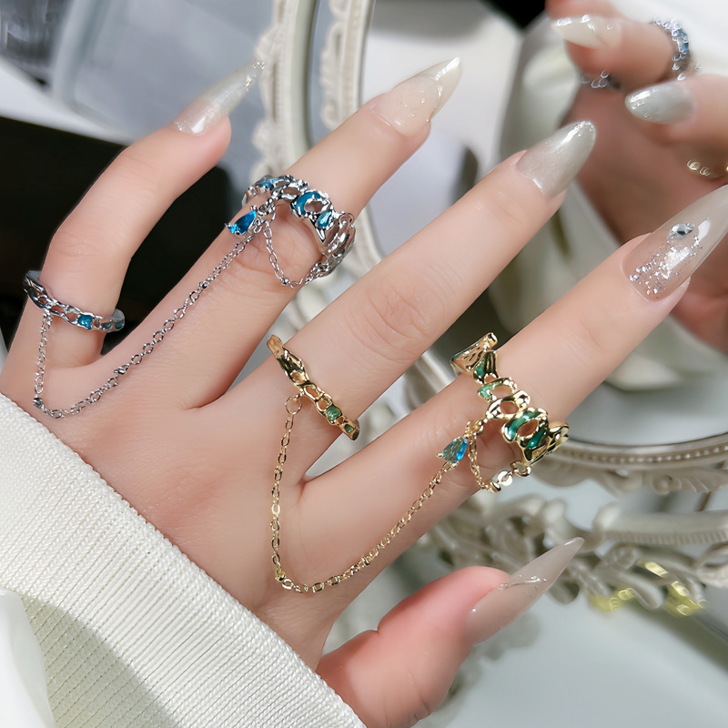 Personalized irregular tassel chain one-piece double ring women's simple and fashionable pleated unique design sense ring full figure