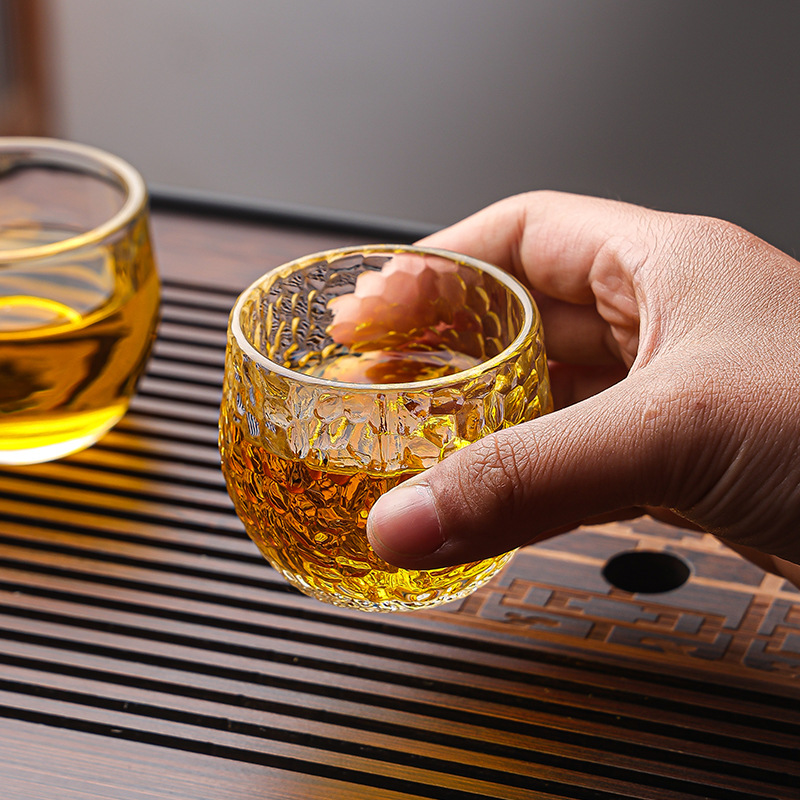 Japanese-style hammer-patterned heat-resistant thickened glass cups, tea sets, tea cups that are not hot to the touch, heat-insulating glass tea tasting cups, master cups, tea cups Application Scenario