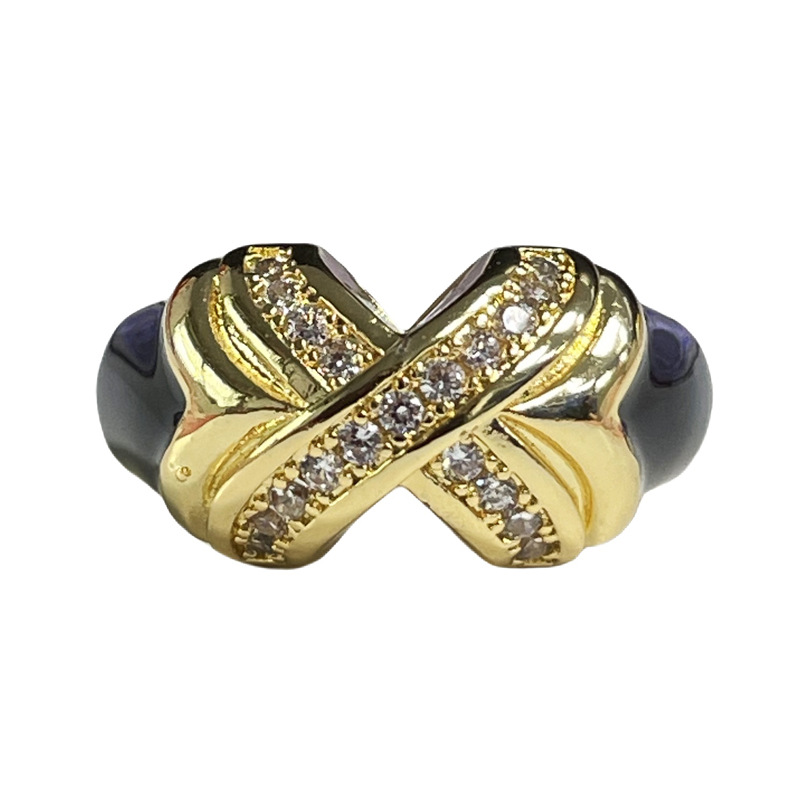 The new sweet and cool Love Cross opening ring exudes a high-end feminine charm. It is a delicate zircon drip glaze French retro luxury ring Item Picture