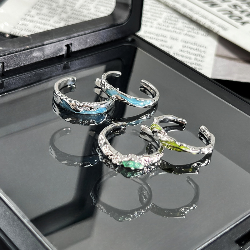 Minimalist sea blue drip glaze personalized open ring, niche irregular texture, cold style fashionable couple ring Specification drawing