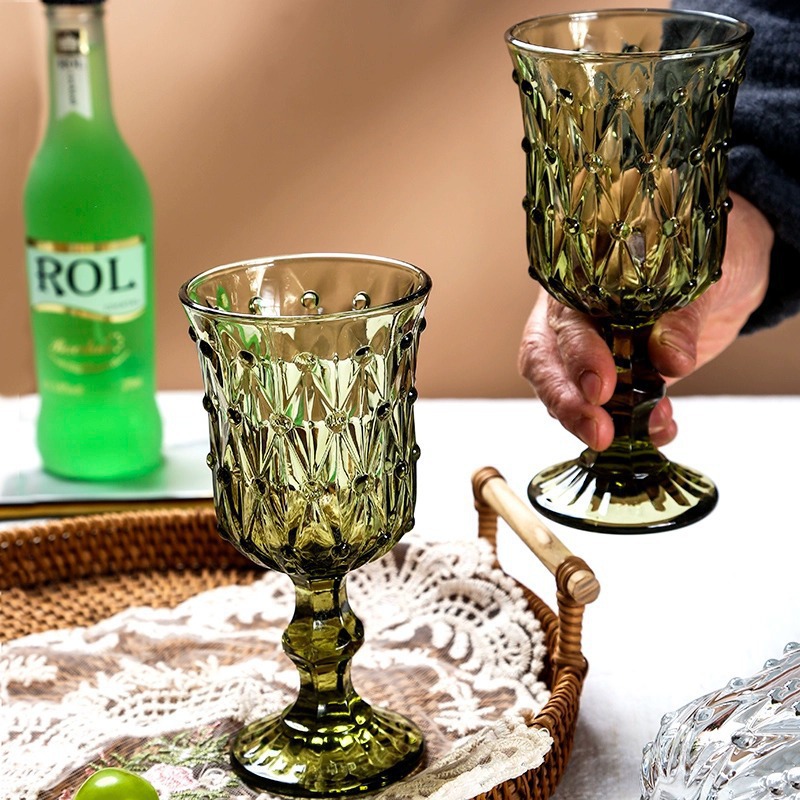Colored red wine glass cups, retro European embossed water cups, tall glasses, wine and milk cups, thickened wine sets Specification drawing