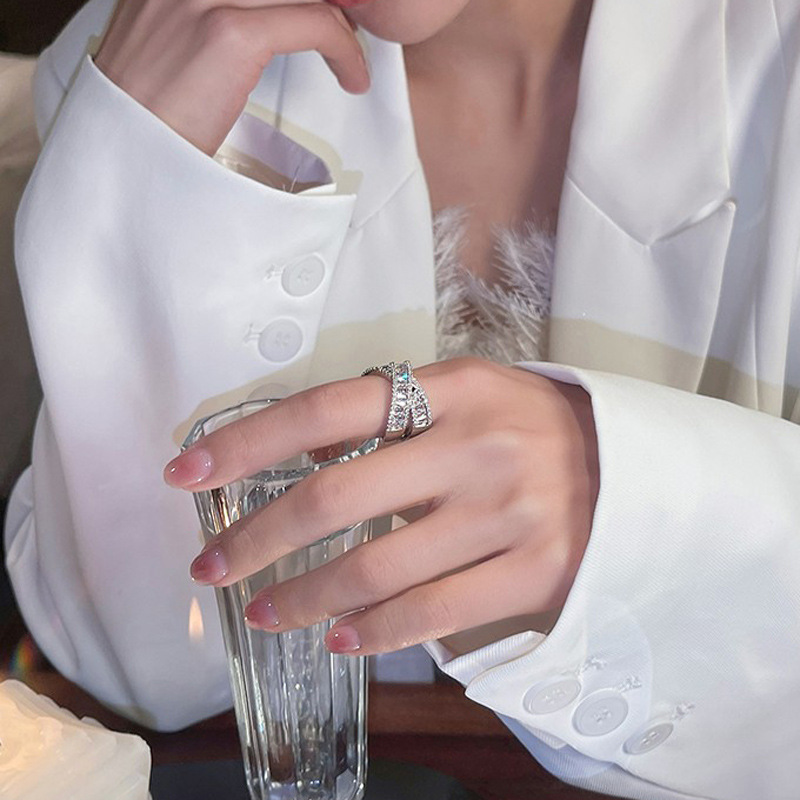 High-end, light luxury, full diamond zircon open ring, a fashionable index finger ring with a niche design for women, an ins trendy and individualistic ring Application Scenario