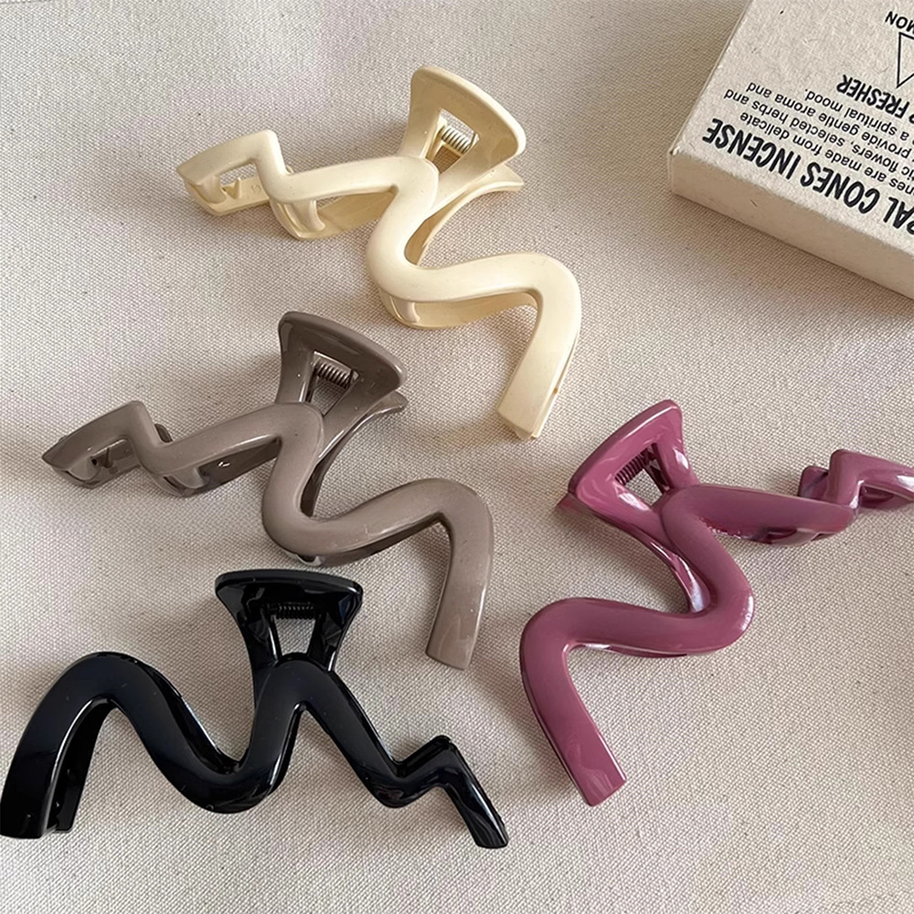 Acrylic wave hair clip for women, 2025 new style, high-end feel, large hair volume, shark clip, back of the head clip details Picture