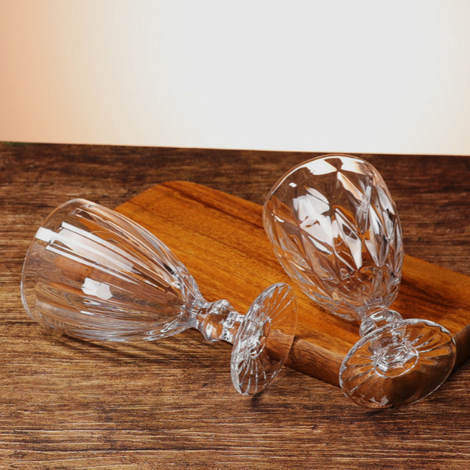 European retro low-footed sunflower-patterned wine glasses, wine glasses, champagne glasses, juice glasses, milkshake glasses, cold drink glasses Application Scenario