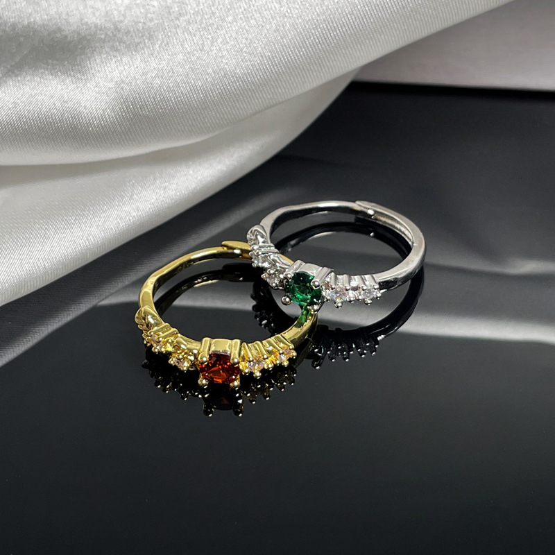 The mid-style design, niche and high-end zircon colored gemstone series ring, sweet and cool, small and elegant, retro food ring Specification drawing