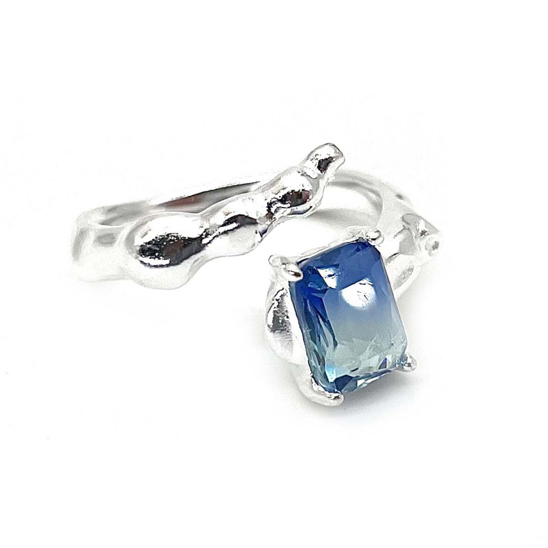 The gradient two-color zircon staggered opening ring exudes a sense of high-end women's style. It features an ins unique, fashionable, light luxury and niche design Item Picture