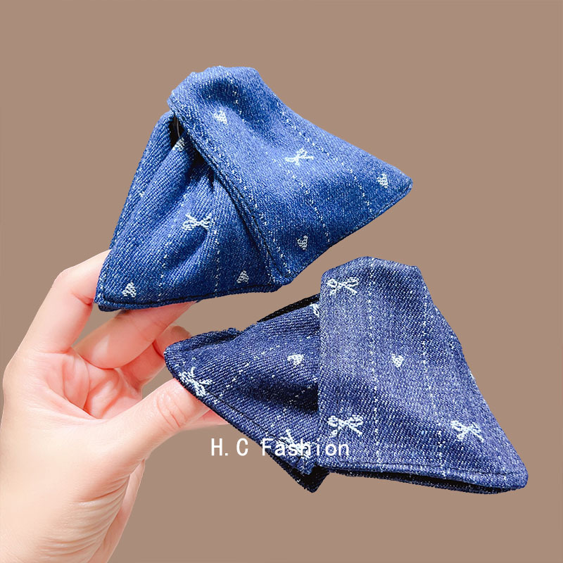 Embroidered denim triangular Hepburn hairpin for women, 2025 new high-end style hairpin at the back of the head, updo shark headpiece details Picture