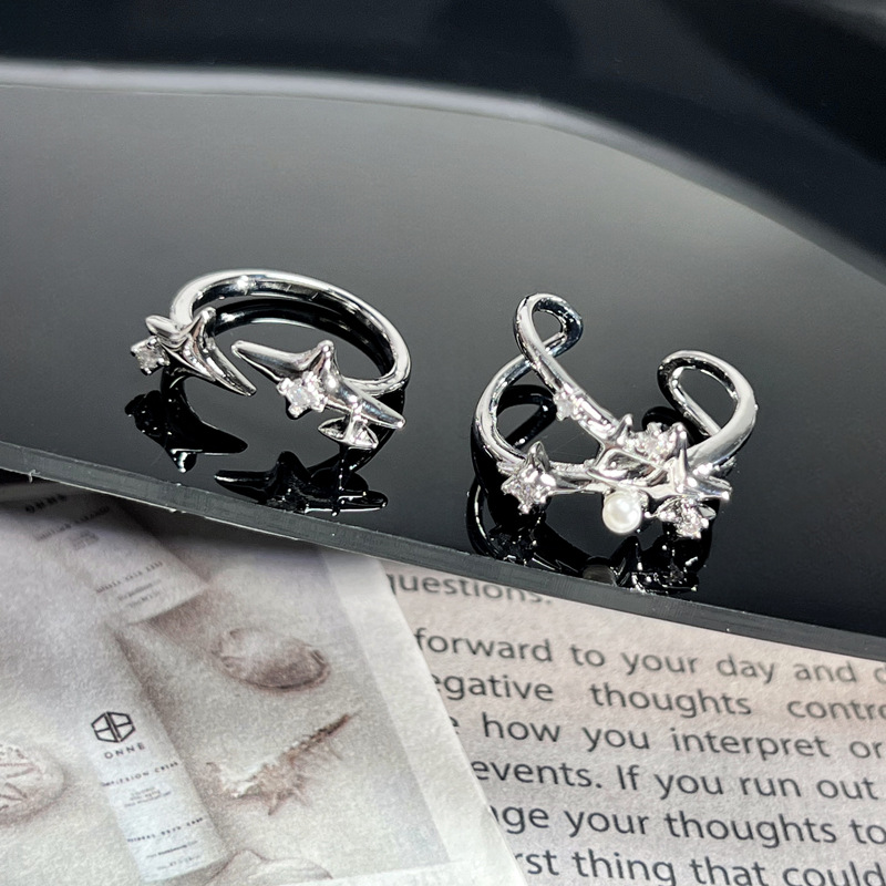 The simple and cold star-shaped open ring for women features an irregular and niche design. It is fashionable, individual and versatile, making it a trendy index finger ring Specification drawing