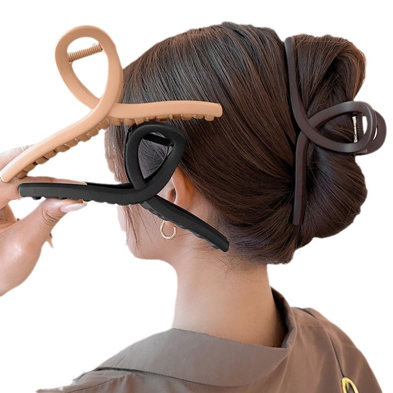 15cm hair clip miu letter grab clip Spring and Summer extra-large hair volume Shark clip for women's hair, high-end shark clip Item Picture