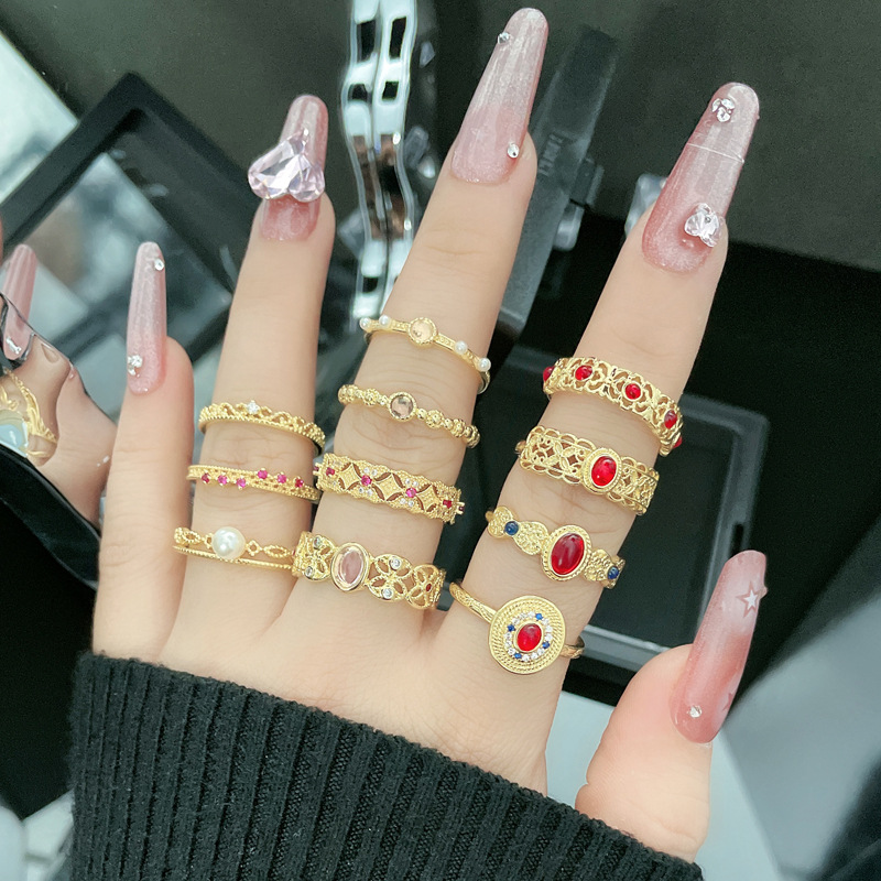 A niche design sense, light luxury, hollowed-out opening ring for women on Instagram, a cold style metal ring for girls with a sweet and cool temperament Application Scenario