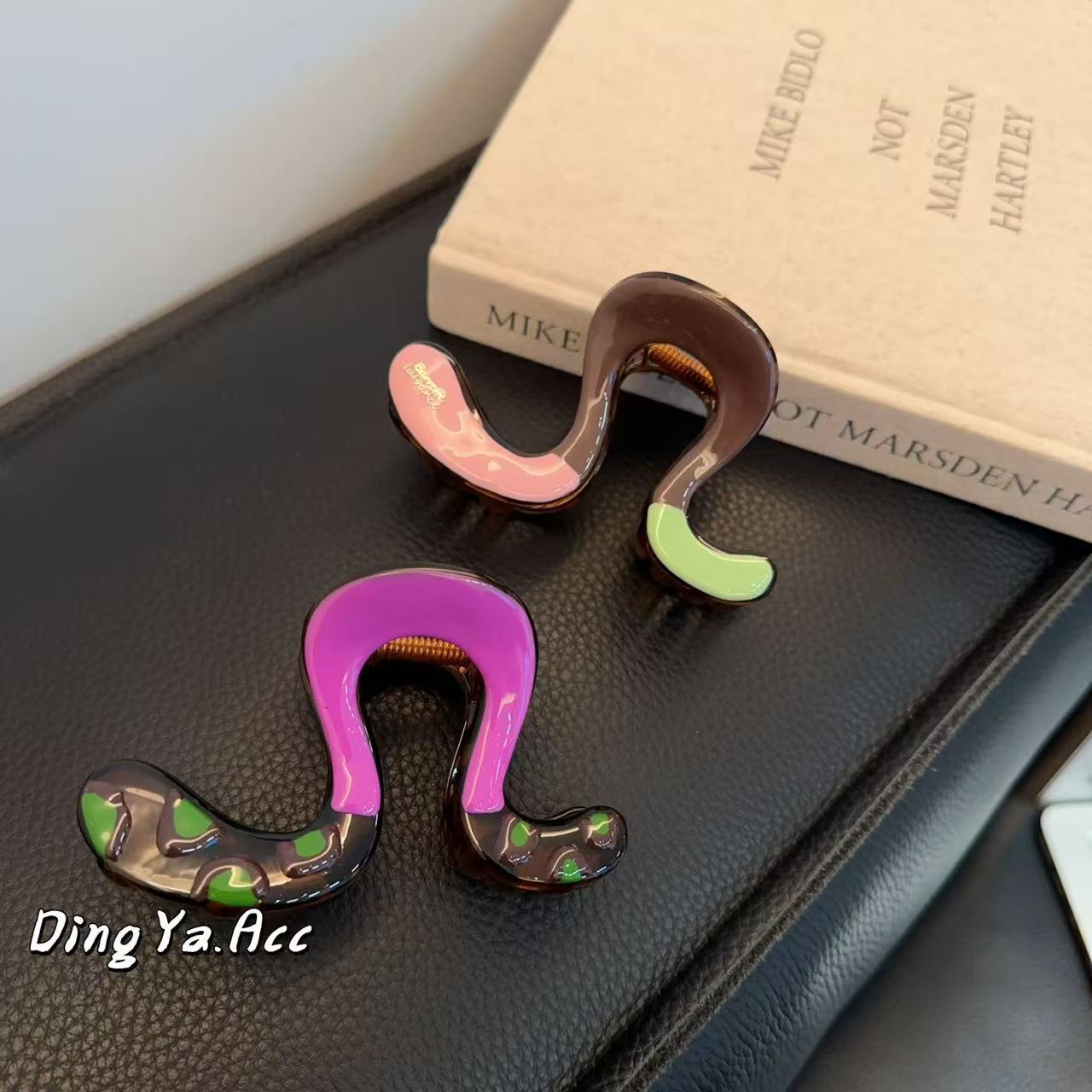 Large-sized painted irregular geometric hair clips, feminine shark clips, hair clips at the back of the head, headwear, hair clips, hair accessories Specification drawing