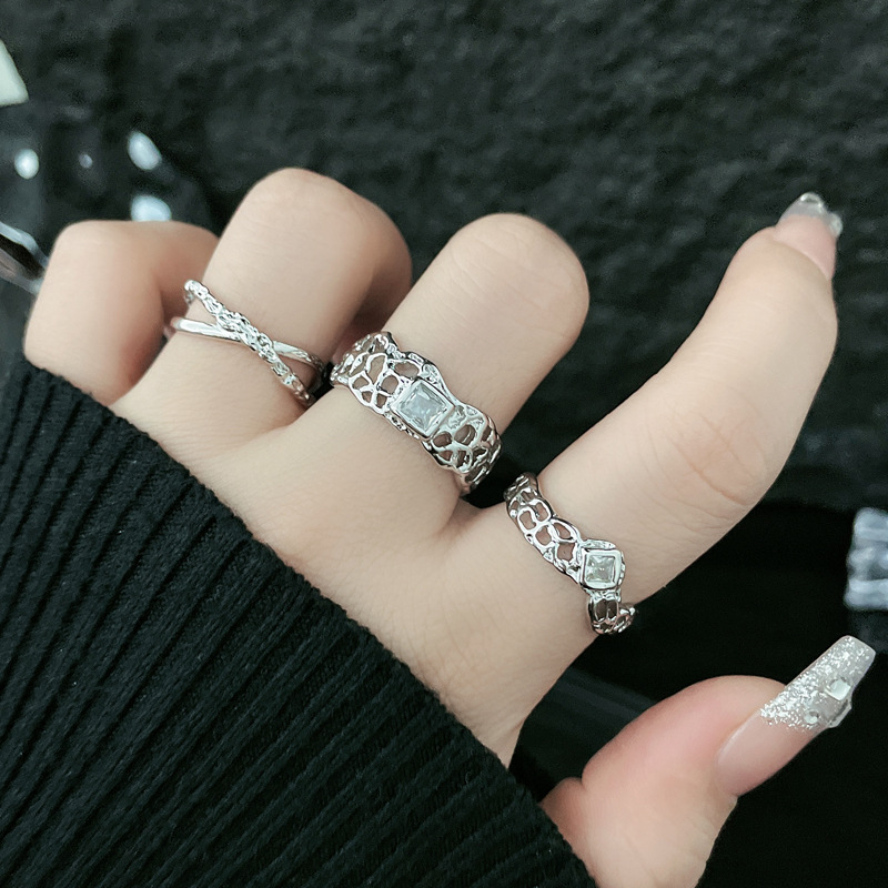 Minimalist irregular texture hollowed-out fashionable open ring for women, a unique and high-end look, versatile and exquisite index finger ring full figure