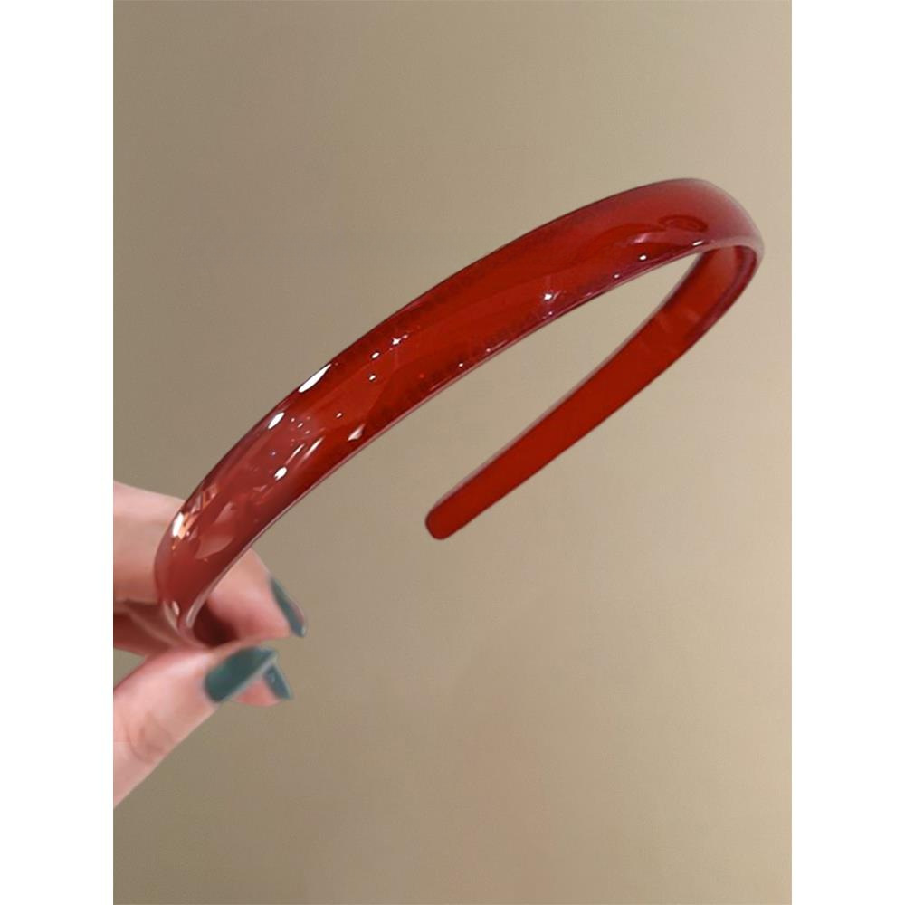 Jelly ancient Green toothed anti-slip hair band 2025 Spring/Summer new style, versatile face-washing hair clip, elegant and high-end hair bun Application Scenario