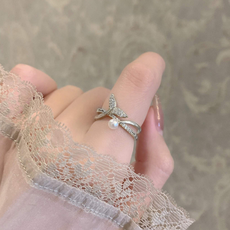 Sweet and cool style beauty fishtail ring, feminine, light luxury, high-end feel, exquisite zircon open ring, personalized index finger ring full figure