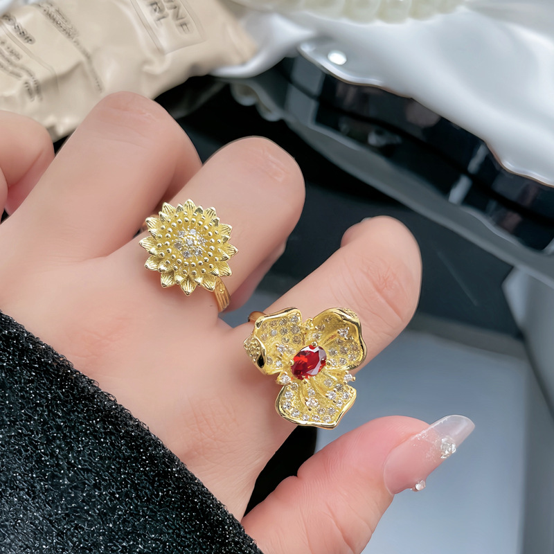 Retro new three-dimensional flower high-end open ring for women, Baroque fashion, individual, sweet and cool niche food ring full figure
