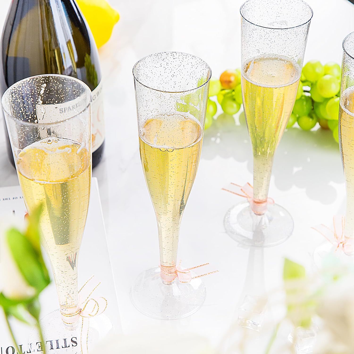 Factory wholesale 130ML silver glitter plastic champagne glasses, disposable wedding cocktail glasses, transparent champagne glasses Application Scenario