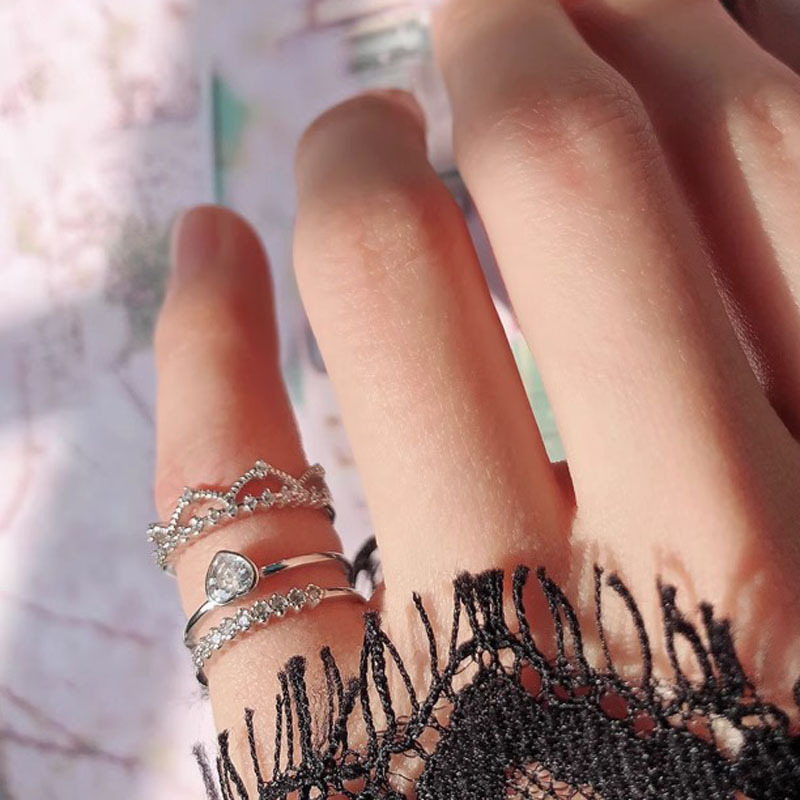 French sweet, cool, simple and small ring, women's crown, heart-shaped zircon tail ring, cold style, light luxury and high-end ring trend Application Scenario