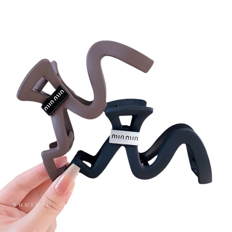 min letter wave clip Summer new high-end style hair clip Large volume Shark clip back head hair accessory Item Picture
