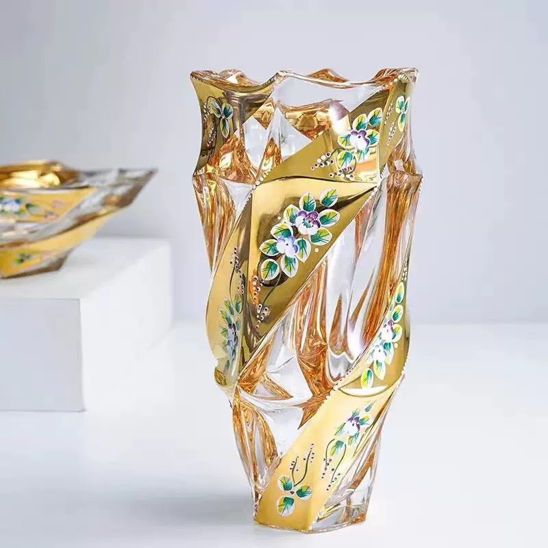 A fashionable and light luxury hand-painted enamel vase with Bohemian-style countertop for home decoration full figure