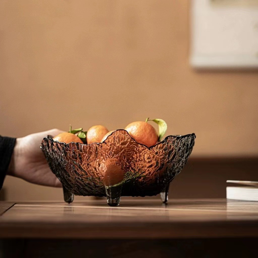 Factory wholesale hammer-patterned wave-mouth ice platters, original color glass irregular high-grade gray fruit household fruit platters, salad bowls full figure