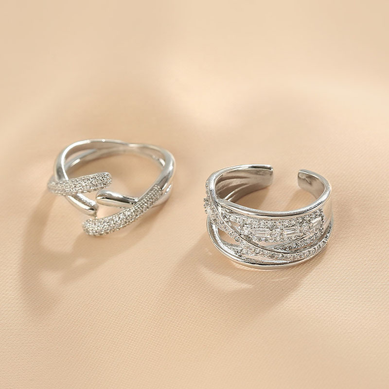 A high-end, light luxury full-diamond open-mouth ring for women, a unique and distinctive index finger ring design, a new trend ring in 2022 full figure