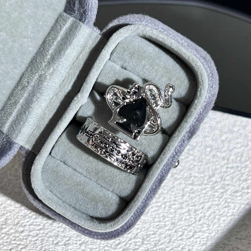This is A sophisticated, punk, niche design ring with a unique and fashionable style Application Scenario