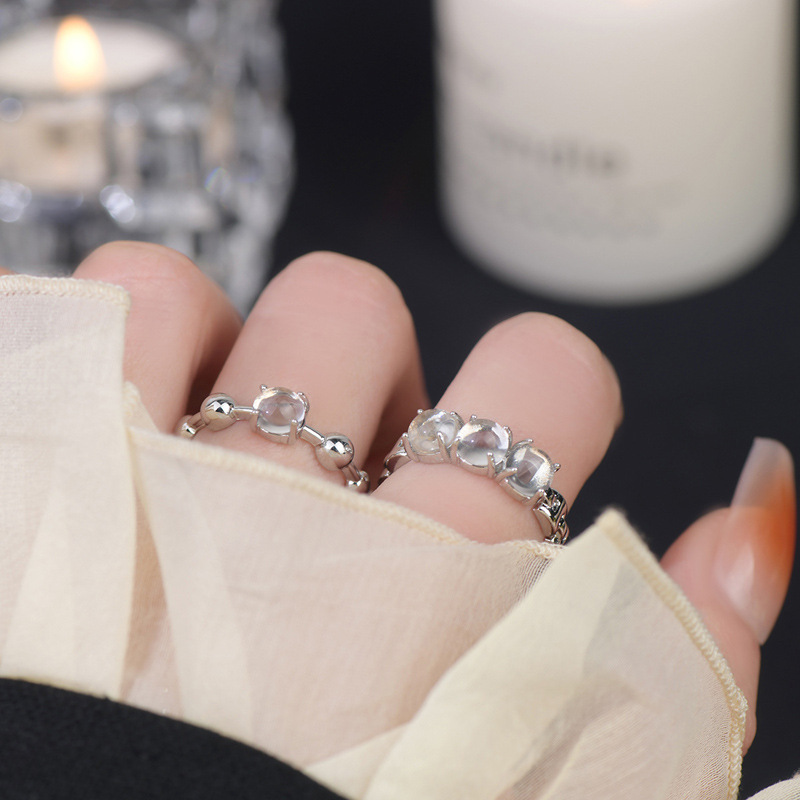 A cold and elegant moonstone open ring for women, a light luxury and high-end index finger ring, an Instagram trendy and niche new internet-famous ring full figure