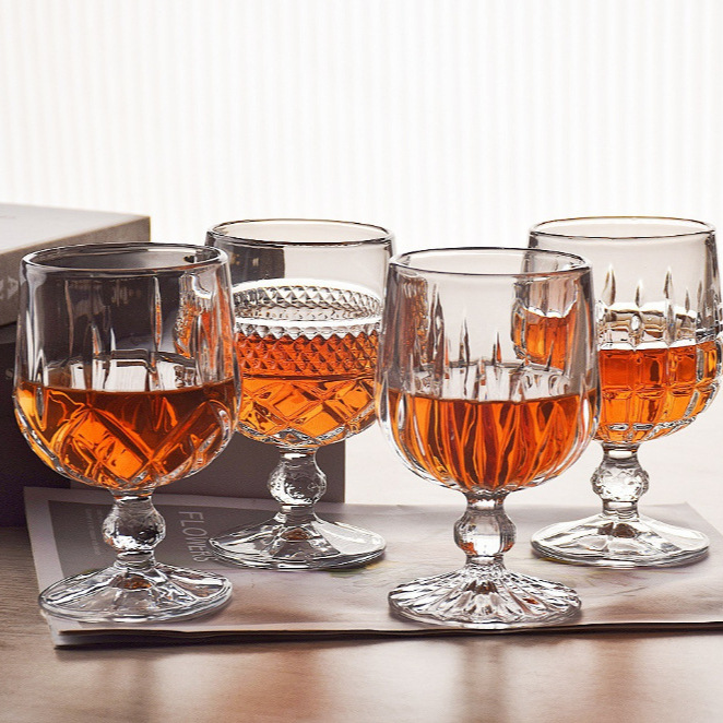 Nordic and European-style carved low-stemmed foreign wine glasses, household vintage brandy glasses, tall glasses, whisky glasses, water glasses full figure