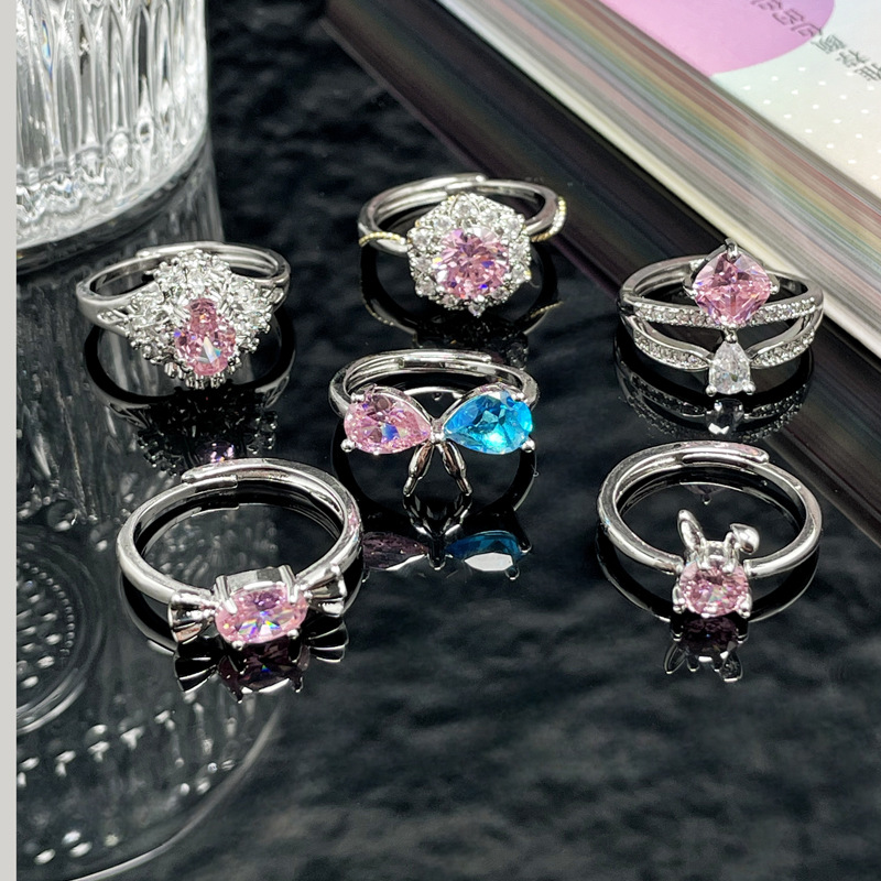 A light luxury and high-end pink diamond sweet and cool fashion open-top ring for women on Instagram, with a cold style, exquisite and hot girl, and a simple ring trend Application Scenario