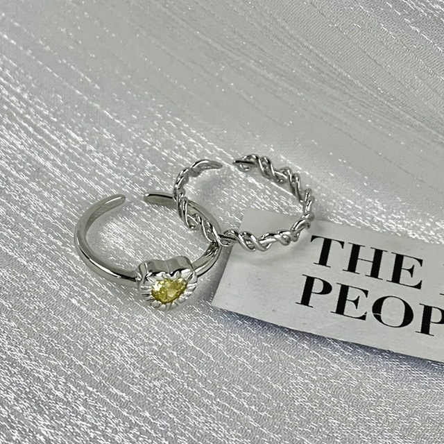 Heart-shaped yellow diamond zircon open ring, a niche design for women, exudes a sense of high-end fashion and individuality, and is a simple and stylish ring that follows the ins trend Application Scenario