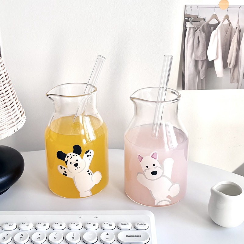 High appearance level InS-style glass straw cup, small girls' drinking cup, large capacity student cup, West High Ground glass cup Application Scenario