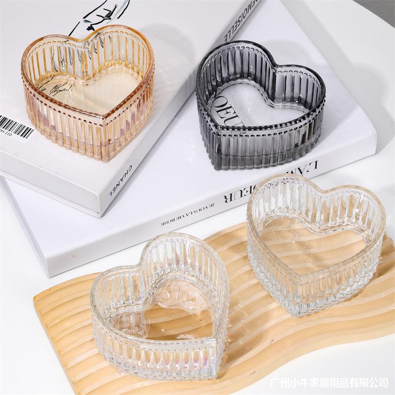 Simple heart-shaped bowl, striped Ins-style snack heart-shaped bowl, high appearance level, household small bowl, glass bowl, transparent snack plate Specification drawing