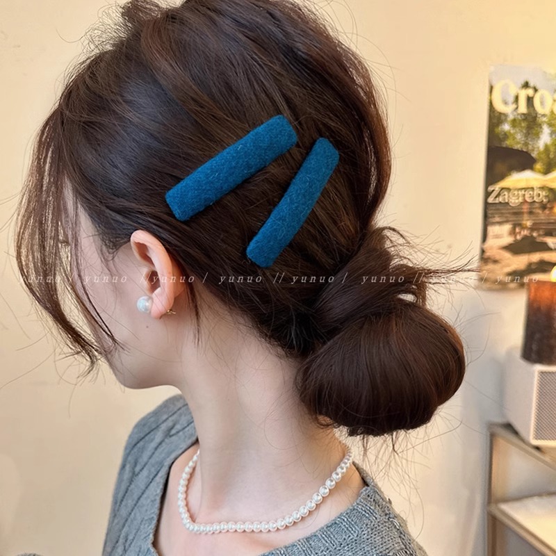 A pair of retro Korean autumn and winter hair clips, women's side clips, side bangs clips and headwear, 2025 new style forehead bb clips full figure