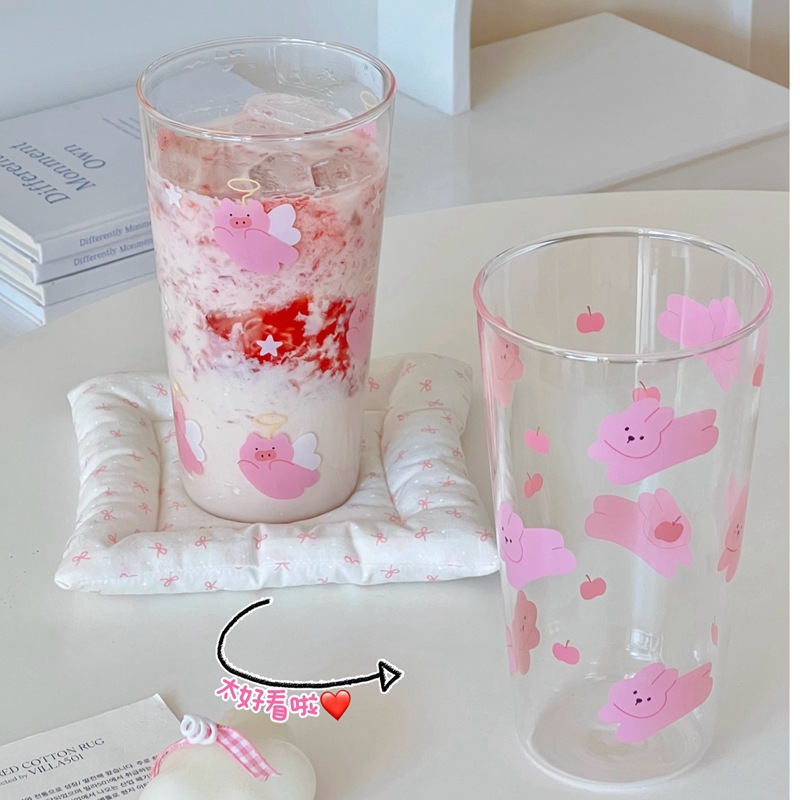 Large-capacity water cups, glass cups, high school girls' appearance level, high-temperature resistant, cartoon ins style, niche cups, coffee cups, juice cups Application Scenario