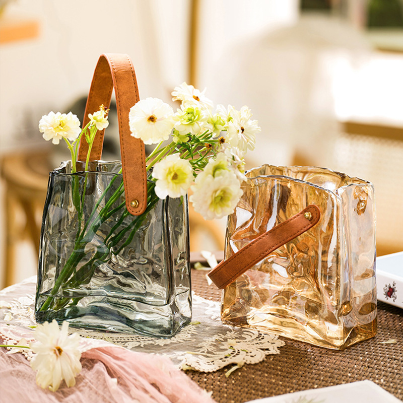 Handbag, high-end glass vase, the same style as the Internet celebrity, high appearance level, light luxury living room dining table flower arrangement, vessel full figure