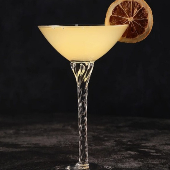 Threaded crystal Martini glass, Japanese Martini cocktail glass, foreign wine glass, tall glass, Martini glass Specification drawing