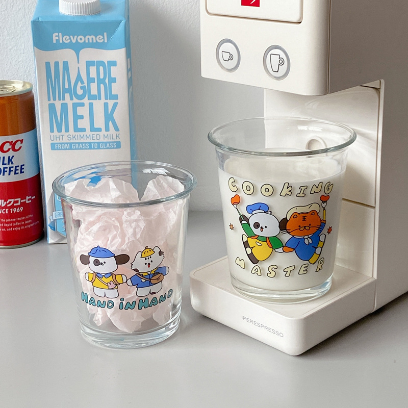 Bolimei flip mouth cartoon glass milk cup, coffee cup, cold brew cup, glass cup, home juice drinking cup Application Scenario