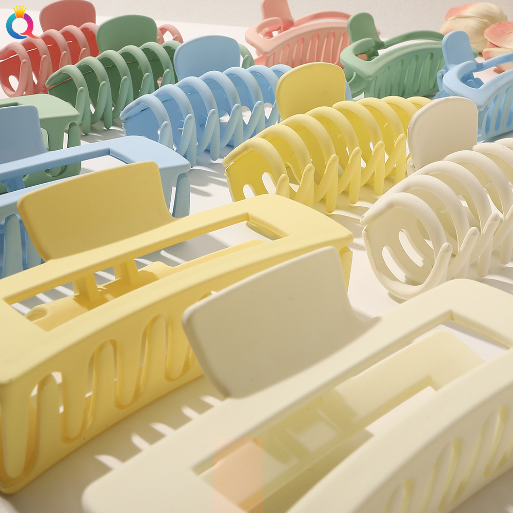 The Qiyue Korean macaron-colored hair clip is super ethereal and sweet. The back of the head is a simple hairpin and a shark clip headwear Application Scenario