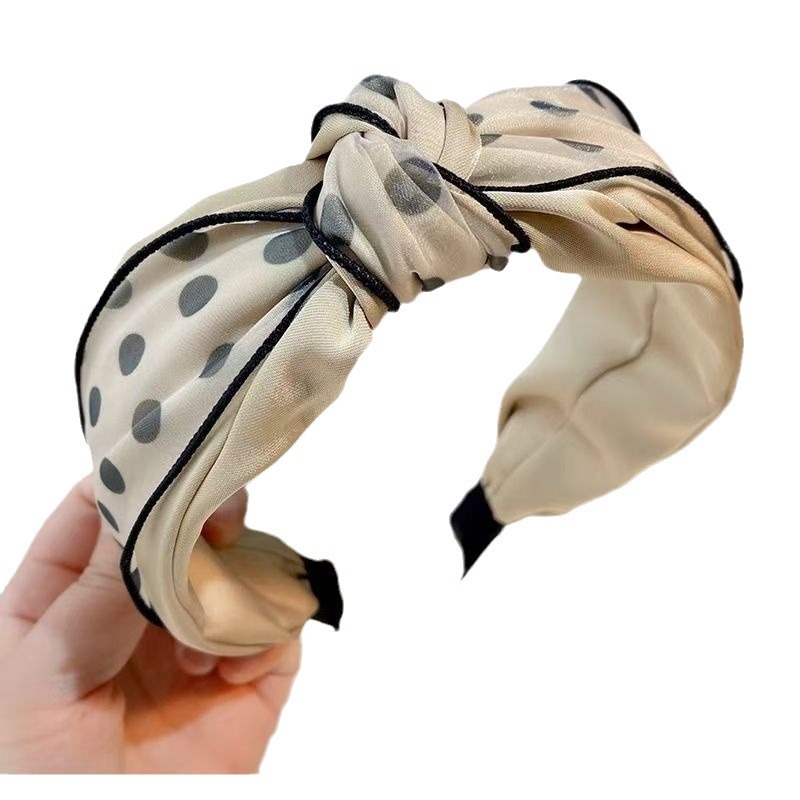 The new high-end autumn and winter hair band for women, the high top of the head clip, with a wide edge for pressing hair and washing the face, exudes a high-end look Item Picture