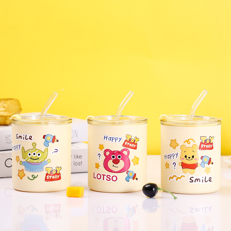 Instagram-style niche glass straw cup for girls, high appearance level, cute cartoon, portable and anti-drop, popular glass water cup full figure