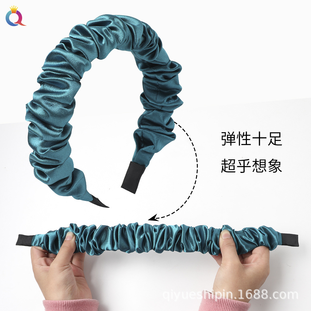 Qiyue Korean version new pleated simple satin headband solid color fashionable fabric compression hair band accessory wholesale Application Scenario